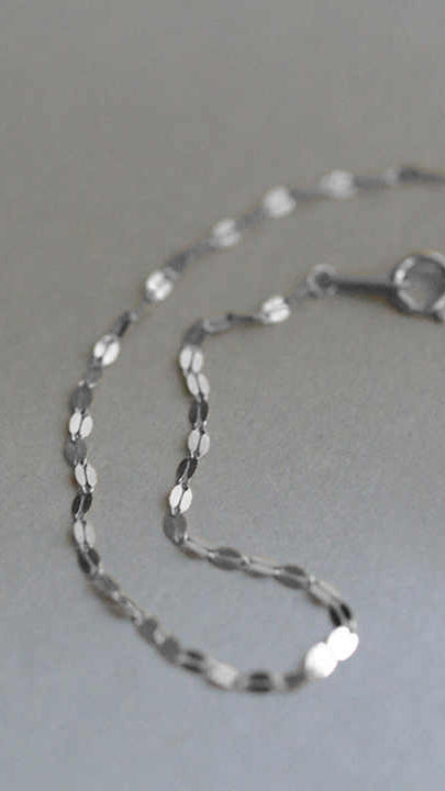 Silver Slim Sparkling Lips Disc Link Bracelet